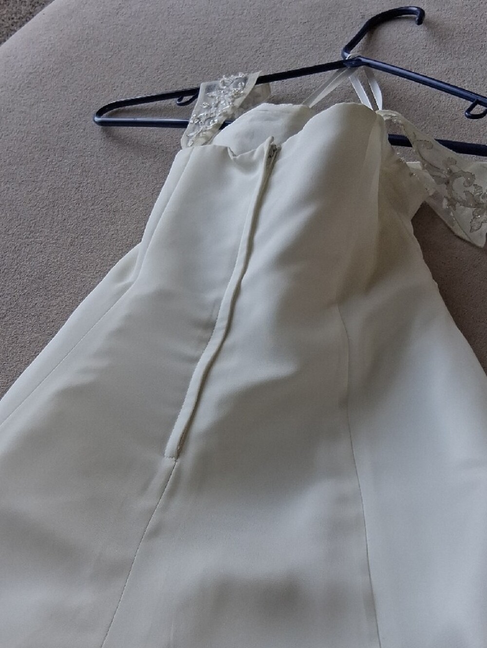 Ivory Flower Girl Dress with Beaded Detail Sz 8 - Picture 7 of 7